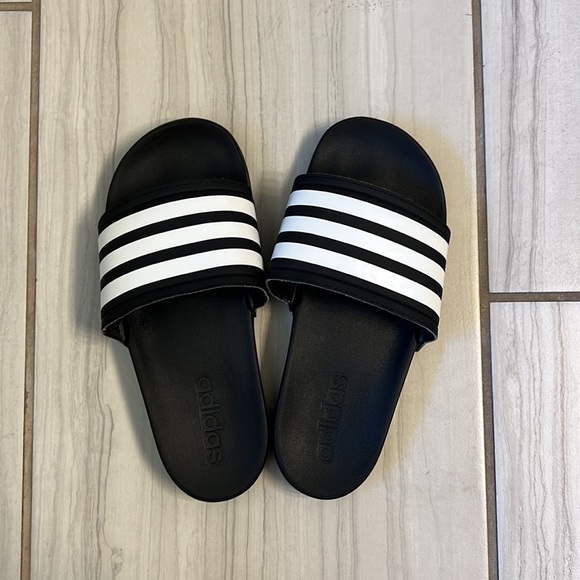 Adidas Adilette Cloudfoam Black and White Slides Sandals US Women’s 5 - Picture 2 of 6